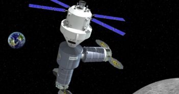 Wizja artystyczna habitatu wokółksiężycowego Orbital ATK ze statkiem Orion agencji NASA w 2021 roku / Źródło: Orbital ATK