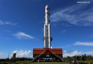 Wytaczanie pierwszej rakiety CZ-7, kosmodrom Wenchang, 22 czerwca 2016 / Credit: Xinhua