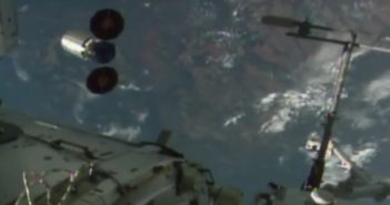 Cygnus opuszcza ISS / Credits - NASA TV