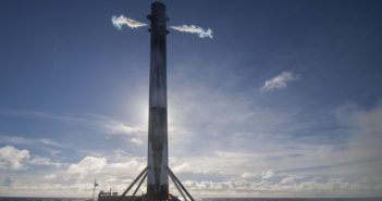 Pierwszy stopień Falcona 9R U na platformie ASDS / Credits: SpaceX