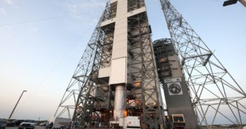 Przygotowania przedstartowe rakiety Delta IV HLV z satelitą NROL-37 (ULA)