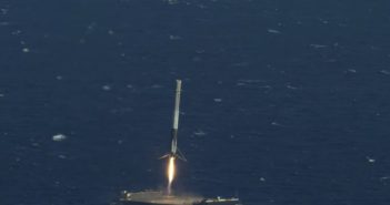 Lądowanie pierwszego stopnia Falcona 9R - misja CRS-8 / Credits - SpaceX