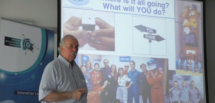 Prezentacja Profesora Scotta Madry'ego na Space3ac (2016) / Credits - Blue Dot Solutions