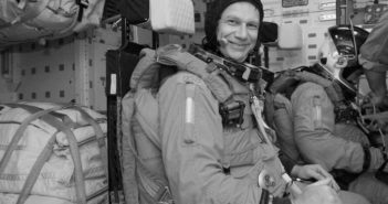 Piers Sellers (1955 - 2016) - na tym zdjęciu w trakcie treningu przed misją STS-132 / Credits - NASA