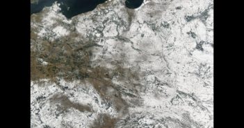 Polska z orbity - zima 2003 roku / Credits - NASA