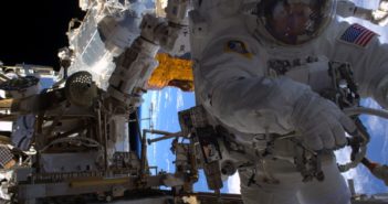 Astronautka Peggy Whitson (NASA) podczas spaceru kosmicznego EVA-38 / Źródło: NASA