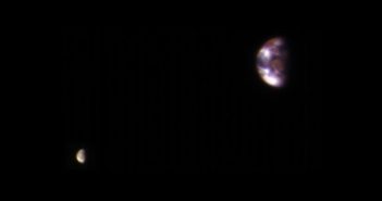 Ziemia i Księżyc obserwowane przez instrument HiRISE z orbity Marsa / Credits - NASA/JPL-Caltech/Univ. of Arizona