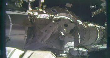 Prace przy Node 3 podczas EVA-41 / Credits - NASA TV