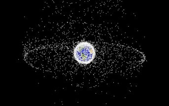 Graficzna prezentacja śmieci na LEO i GEO / Credits - NASA
