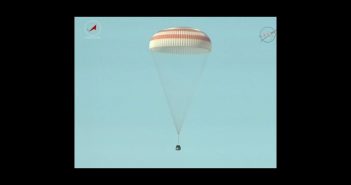 Lądowanie Sojuza MS-02 / Credits - NASA TV