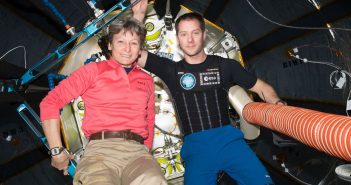 Peggy Whitson i Thomasem Pesquet na ISS / Credits - NASA