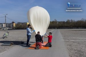 Napełnianie balonu do misji PL-4 MOKOSZ / Credits - Arkadiusz Papaj, stratosferyczna Polska