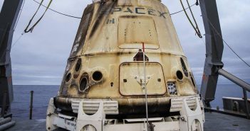 Kapsuła Dragon CRS-11 po lądowaniu / Credits - SpaceX
