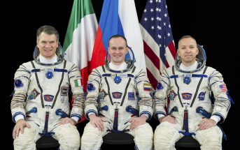 Załoga Sojuza MS-05. Od lewej: Paolo Nespoli, Sergiej Riazanski i Randolph Bresnik / Roskosmos