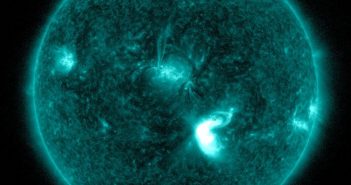 Tuż po fazie maksymalnej rozbłysku klasy M5.5 z grupy 2673 / Credits - NASA, SDO