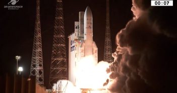 Start Ariane 5 z Intelsat 37e i BSat-4a - 29.09.2017 / Credits - Arianespace