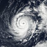 Widok na huragan Ophelia z satelity Suomi-NPP / Credits - NOAA/NASA Goddard Rapid Response Team