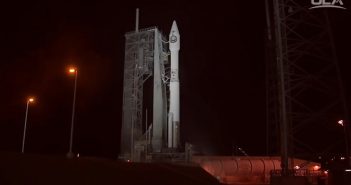 Atlas 5 z NROL-52 na wyrzutni startowej tuż przed startem / Credits - ULA