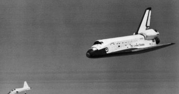 Prom Columbia podchodzi do lądowania / Credits - NASA