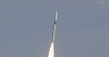 Start japońskiej rakiety H-2A - 23.12.2017 / Credits - JAXA