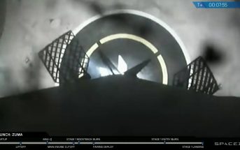 Tuż przed lądowaniem pierwszego stopnia - start Zuma / Credits - SpaceX
