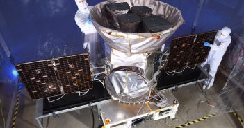 Zintegrowany teleskop kosmiczny TESS / Credits - NASA