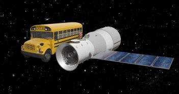 Porównanie wielkości Tiangong-1 z autobusem / Credits - AC
