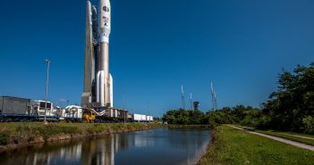 Wyprowadzanie rakiety Atlas 5 do misji AFSPC-11 (zdjęcie z 13.04.2018)/ Credits - ULA