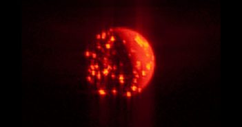 Księżyc Io w podczerwieni / Credits - NASA / JPL-Caltech / SwRI / ASI / INAF /JIRAM / Roman Tkachenko