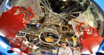 Końcowe prace nad modułem serwisowym MPCV Orion do misji EM-1 / Credits ESA–A. Conigli
