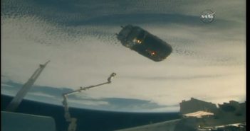 HTV-7 opuszcza ISS / Credits - NASA TV