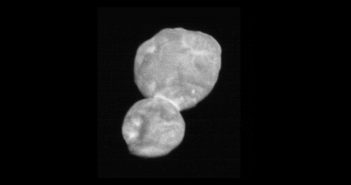 Obraz 2014 MU69 wykonany na około 30 minut przed największym zbliżeniem, z odległości około 20 tysięcy kilometrów od planetoidy / Credits - NASA, JHUAPL, SwRI