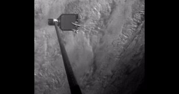 Test harpuna w ramach misji RemoveDEBRIS / Credits - SSTL