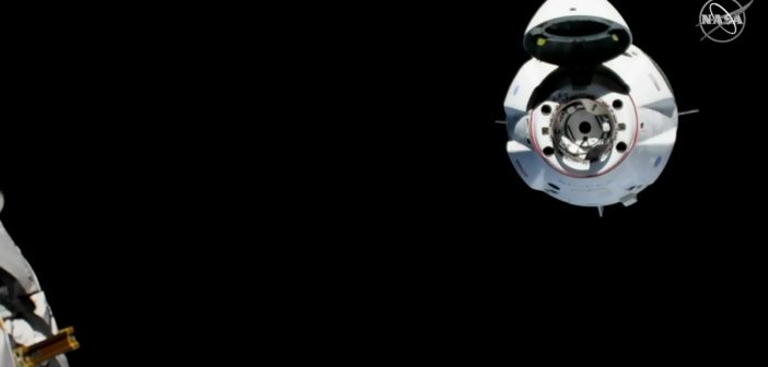 Kapsuła Dragon 2 zbliża się do ISS / Credits - NASA TV
