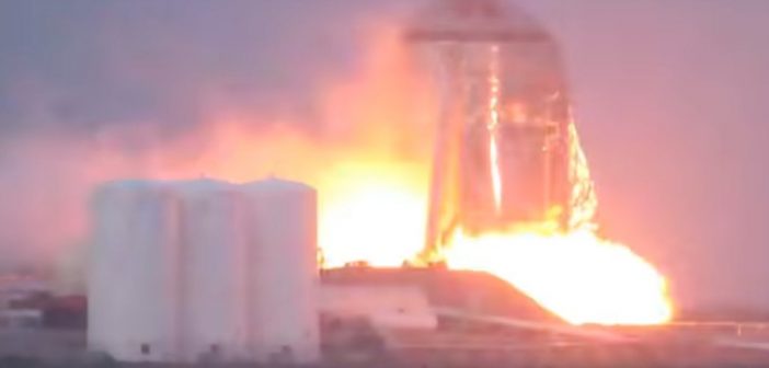 Pierwsze odpalenie Raptora na StarHopperze / Credits - NASASpaceFlight Videos, @BocaChicaGal