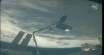 Cygnus NG-11 przechwycony przez ramię SSRMS / Credits - NASA TV