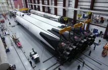 Przygotowania drugiego egzemplarza Falcona Heavy do startu / Credits - SpaceX