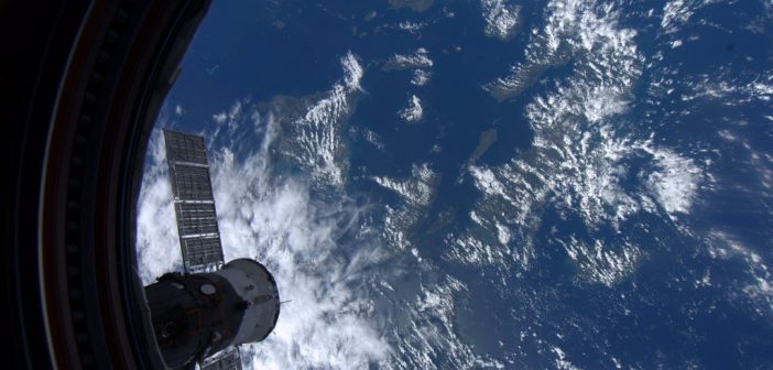 Spojrzenie na FIlipiny z pokładu ISS - zdjęcie z 2012 roku / Credits - NASA, ESA