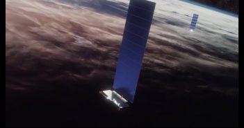 Wizja artystyczna satelitów Starlink na orbicie / Credis - SpaceX