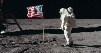 Buzz Aldrin na Księżycu - misja Apollo 11 / Credits - NASA