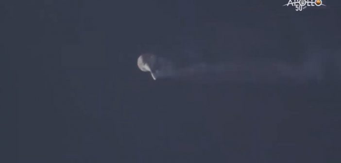 Kapsuła i LAS po ucieczce od rakiety - test AA-2 / Credits - NASA TV