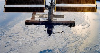 Wygląd ISS po misji STS-113 - ostatniej misji do ISS przed katastrofą STS-107 / Credits - NASA