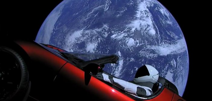 Tesla Roadster i Starman rozpoczynają swoją podróż po Układzie Słonecznym - pierwszy start Falcona Heavy / Credits - SpaceX