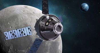 Grafika prezentująca MPCV Orion w pobliżu Księżyca / Credits - Lockheed Martin