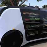 Jeden z prototypowych pojazdów autonomicznych służący celom dostawczym / Credits - TEDx