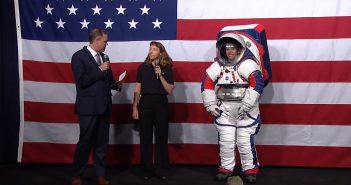 Skafander do programu Artemis - pierwsza prezentacja / Credits - NASA TV