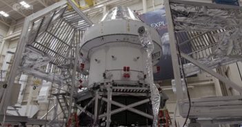 Ujęcie statku MPCV Orion do misji Artemis-1 przed testami (styczeń 2020) / Credits - ESA