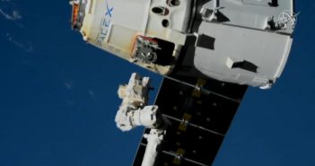 Dragon (CRS-19) opuszcza ISS / Credits - NASA TV