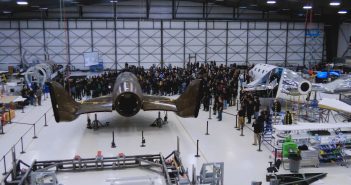 Budowa kolejnego egzemplarza SpaceShipTwo / Credits - Virgin Galactic