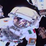 Luca Parmitano podczas EVA-64 / Credits - NASA TV